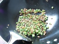 榄菜肉末四季豆的做法