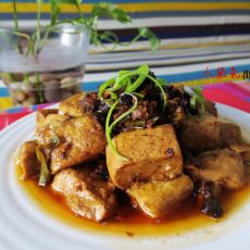 香菇酱炖豆腐的做法
