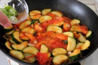 西红柿炒西葫芦的做法