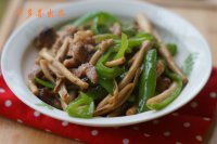 茶树菇青椒炒肉的做法