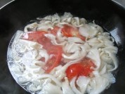 平菇肉片番茄汤的做法