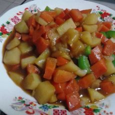 咖喱土豆炖胡萝卜的做法