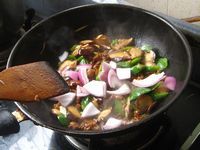 菜椒香菇炒肉丝的做法