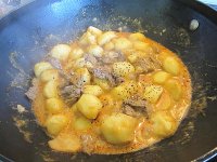 红咖喱牛肉土豆的做法