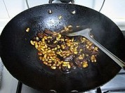 黄豆炖香菇的做法