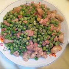 猪肉焖豌豆的做法
