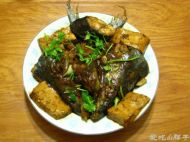鲅鱼头焖豆腐的做法