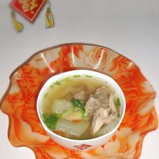 猪腿骨冬瓜红枣枸杞汤的做法