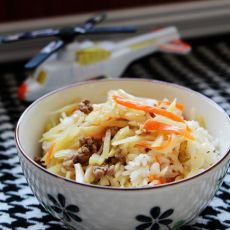 米饭闷菜的做法
