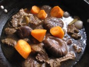 冬菇胡萝卜焖牛肉的做法