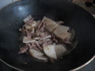 萝卜炒牛肉的做法