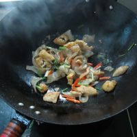 油豆腐丝炒粉皮的做法