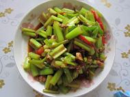 肉丝西红柿炒芹菜的做法