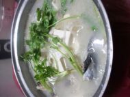萝卜豆腐鱼头汤的做法