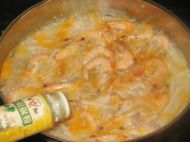 白萝卜丝煮对虾的做法