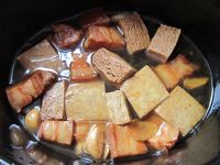 冻豆腐红烧肉的做法