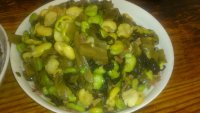 酸菜炒蚕豆的做法