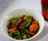 香肠胡萝卜炒辣椒——高速快手菜的做法