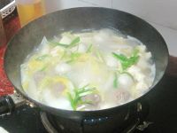 冻豆腐鱼丸炖白菜的做法