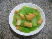 油豆腐炒莴笋的做法
