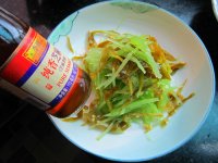酸辣椒炝莴笋丝的做法