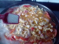 西红柿金针菇肉片汤的做法