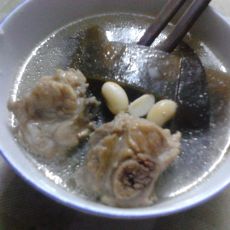 排骨黄豆海带汤的做法