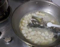 鲈鱼豆腐汤的做法