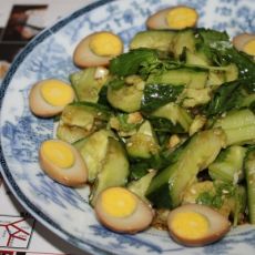 凉拌青瓜配鹌鹑蛋的做法