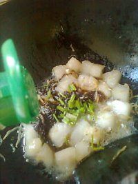 银鱼冬瓜汤的做法