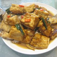 豆腐焖鲈鱼的做法