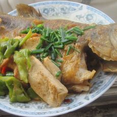 豆腐炒鲈鱼的做法