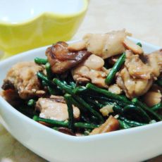 蚝油豆角焖鸡肉的做法
