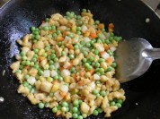 豌豆鸡丁的做法