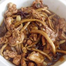 茶树菇炖鸡肉的做法