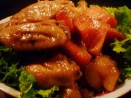 鸡翅焖土豆胡萝卜的做法