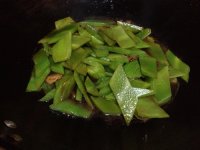 腊肉烧莴苣的做法