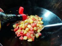 腊肉番茄炒土豆的做法