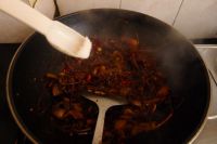 蕨菜干炒腊肉的做法