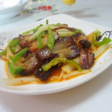 青椒白菜梗子炒腊肉的做法